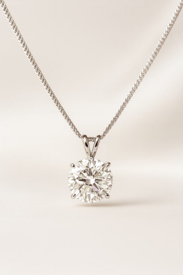Anhänger mit Diamant